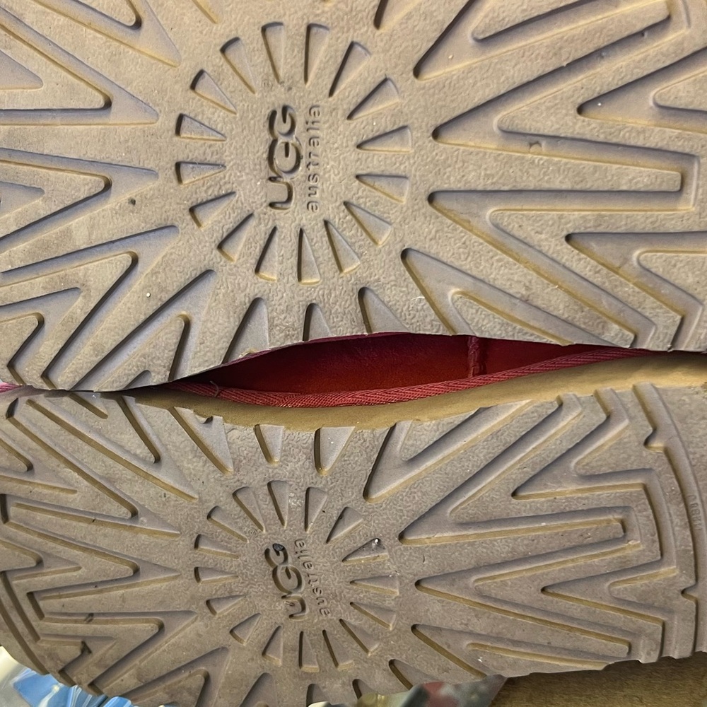 UGG BOOTS - Picture 5 of 8